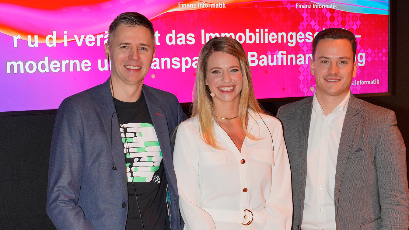 von links: Valentin Winter, Bereichsleiter Baufinanzierung & Kreditprozesse, Tabitha Kleine, Geschäftsbereichsleiterin Kredite, Wohnen & Immobilie PK (beide FI) und Sebastian Bleil, Prokurist bei Finmas von links: Valentin Winter, Bereichsleiter Baufinanzierung & Kreditprozesse, Tabitha Kleine, Geschäftsbereichsleiterin Kredite, Wohnen & Immobilie PK (beide FI) und Sebastian Bleil, Prokurist bei Finmas